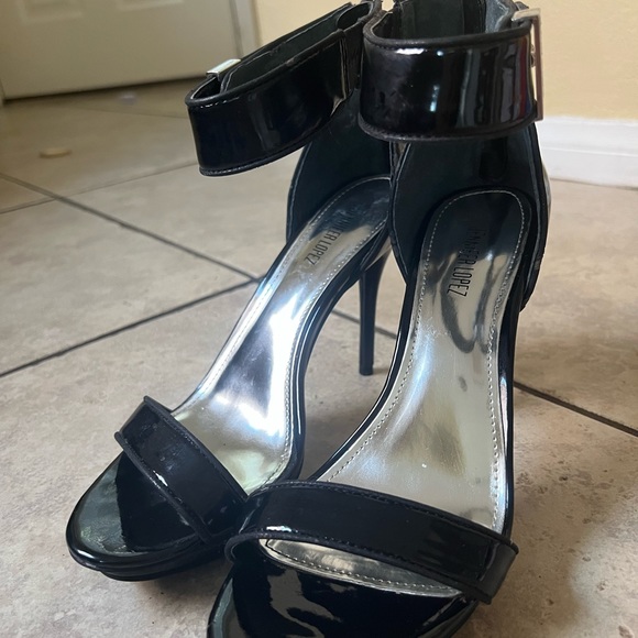 JLO Jennifer Lopez Black Patent Cindi pump shoe - Picture 4 of 13